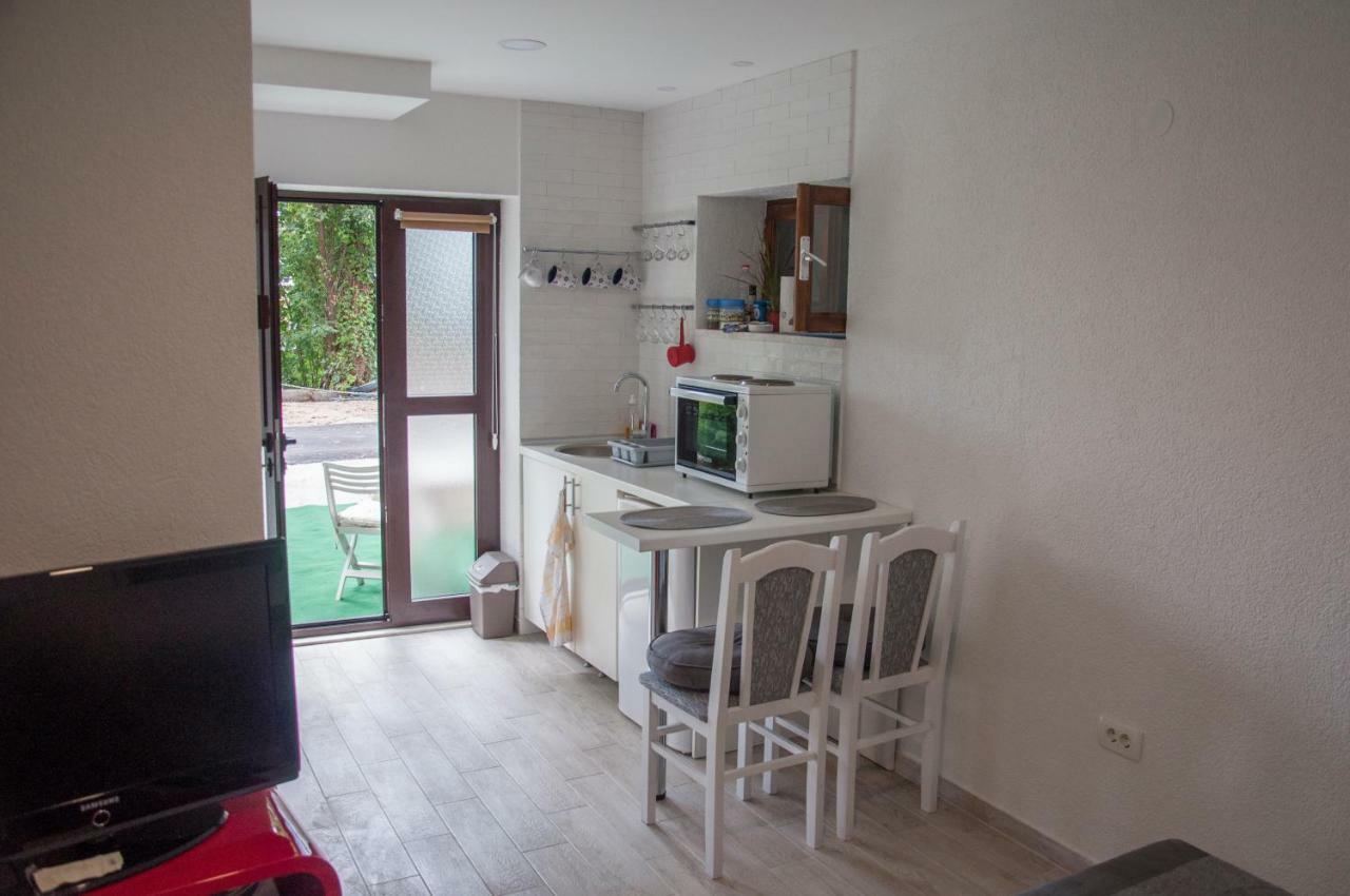 Vuksanovic Apartment ヘルツェグ・ノヴィ エクステリア 写真
