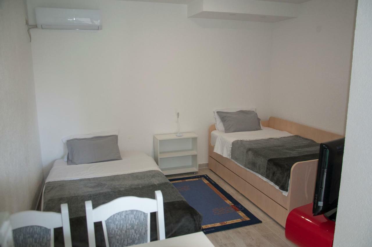 Vuksanovic Apartment ヘルツェグ・ノヴィ エクステリア 写真